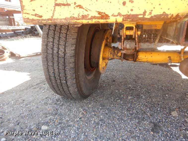 image for item GR9739 2007 Superior Broom DT80J  broom