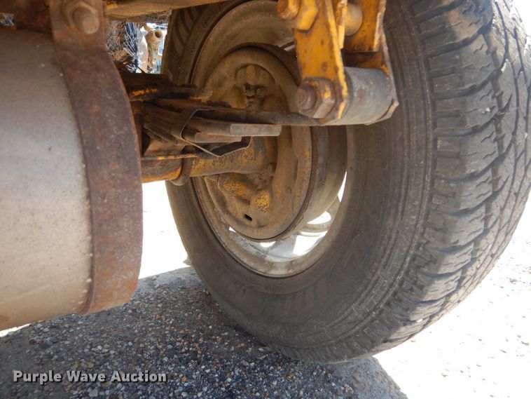 image for item GR9739 2007 Superior Broom DT80J  broom