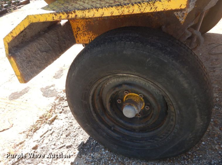 image for item GR9739 2007 Superior Broom DT80J  broom