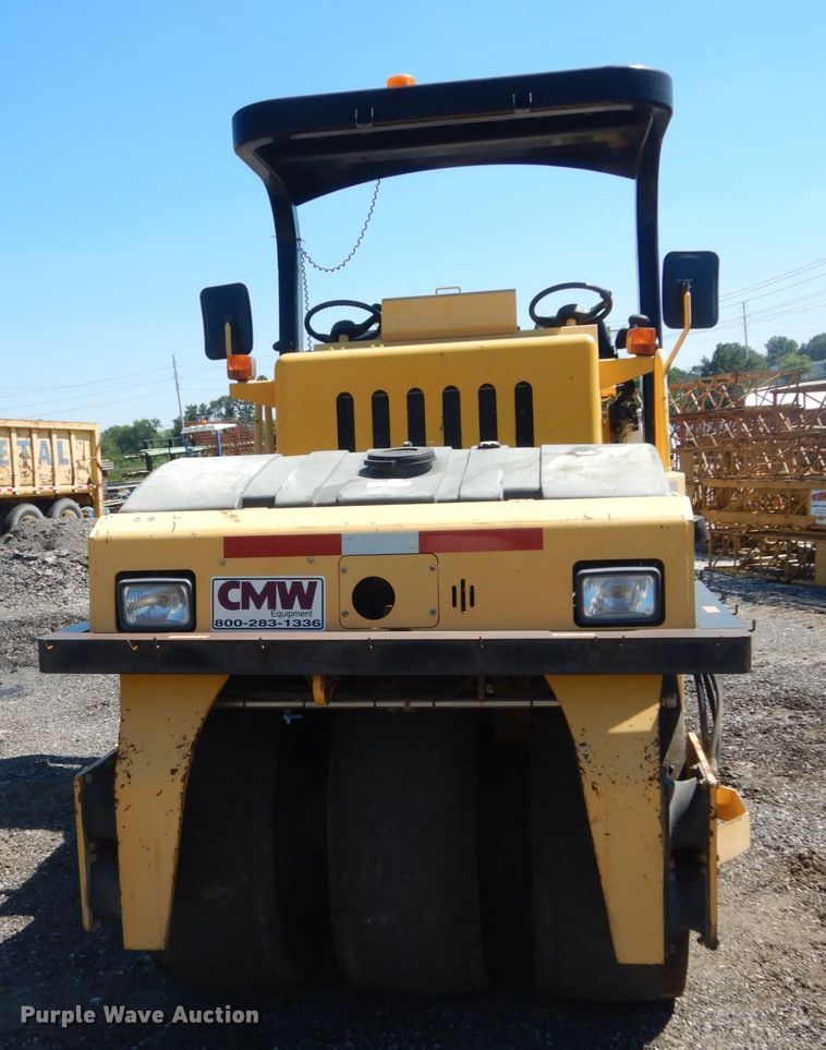 image for item GR9741 2012 Sakai GW750-2  vibratory pneumatic roller