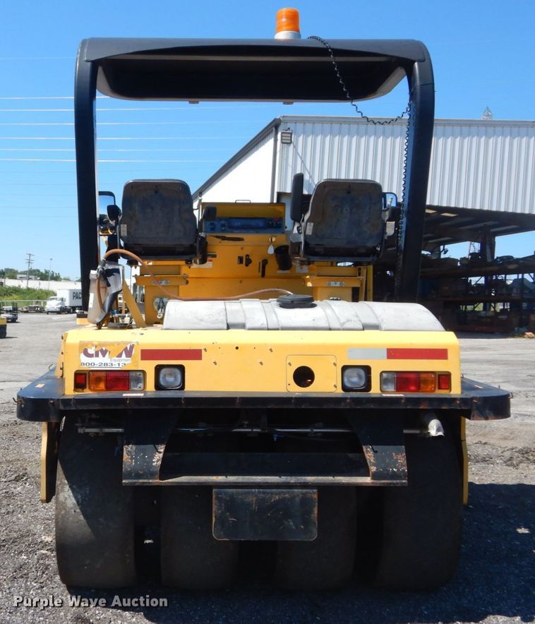 image for item GR9741 2012 Sakai GW750-2  vibratory pneumatic roller