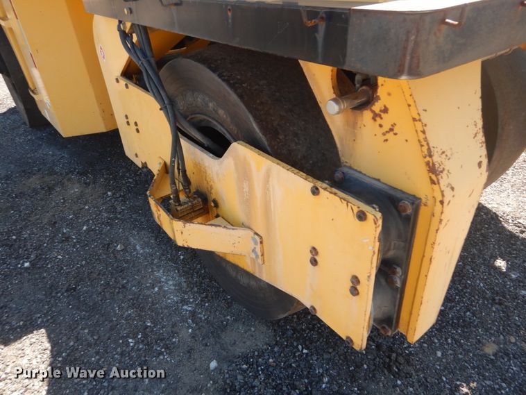 image for item GR9741 2012 Sakai GW750-2  vibratory pneumatic roller