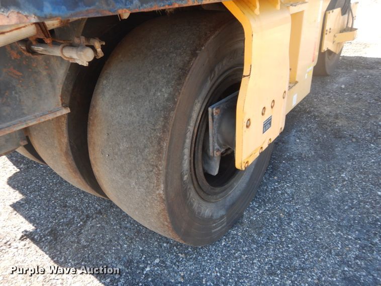 image for item GR9741 2012 Sakai GW750-2  vibratory pneumatic roller