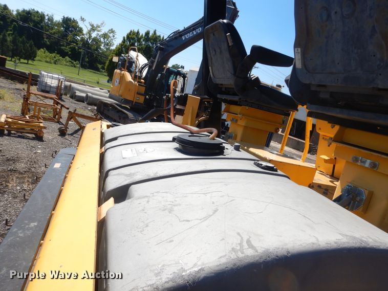 image for item GR9741 2012 Sakai GW750-2  vibratory pneumatic roller