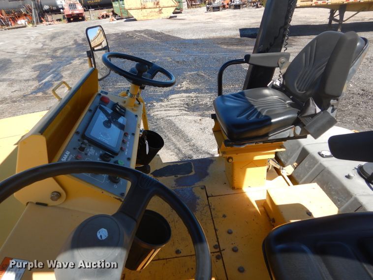 image for item GR9741 2012 Sakai GW750-2  vibratory pneumatic roller