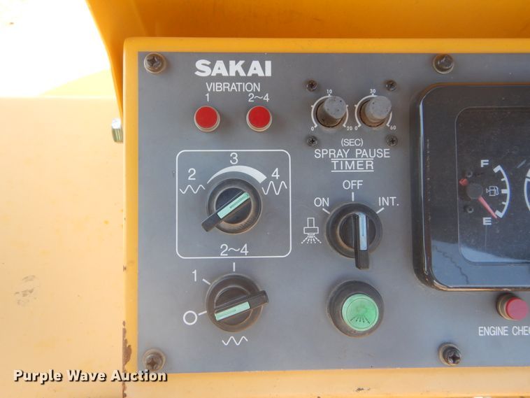 image for item GR9741 2012 Sakai GW750-2  vibratory pneumatic roller