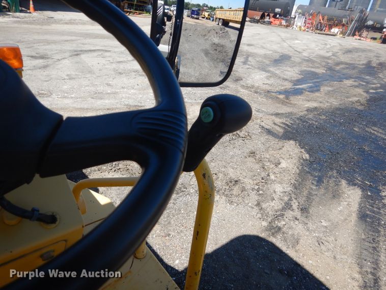 image for item GR9741 2012 Sakai GW750-2  vibratory pneumatic roller