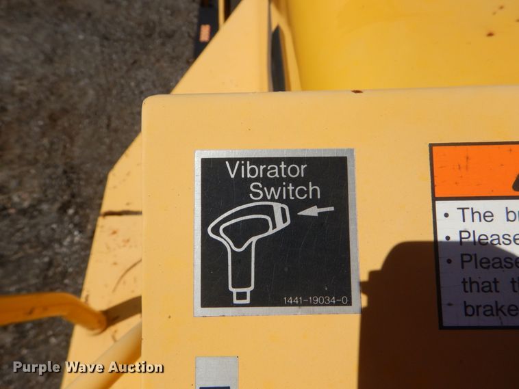 image for item GR9741 2012 Sakai GW750-2  vibratory pneumatic roller