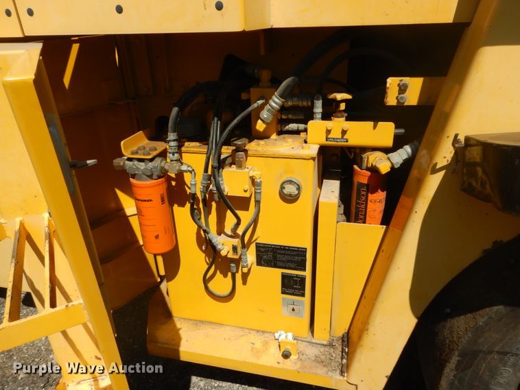 image for item GR9741 2012 Sakai GW750-2  vibratory pneumatic roller