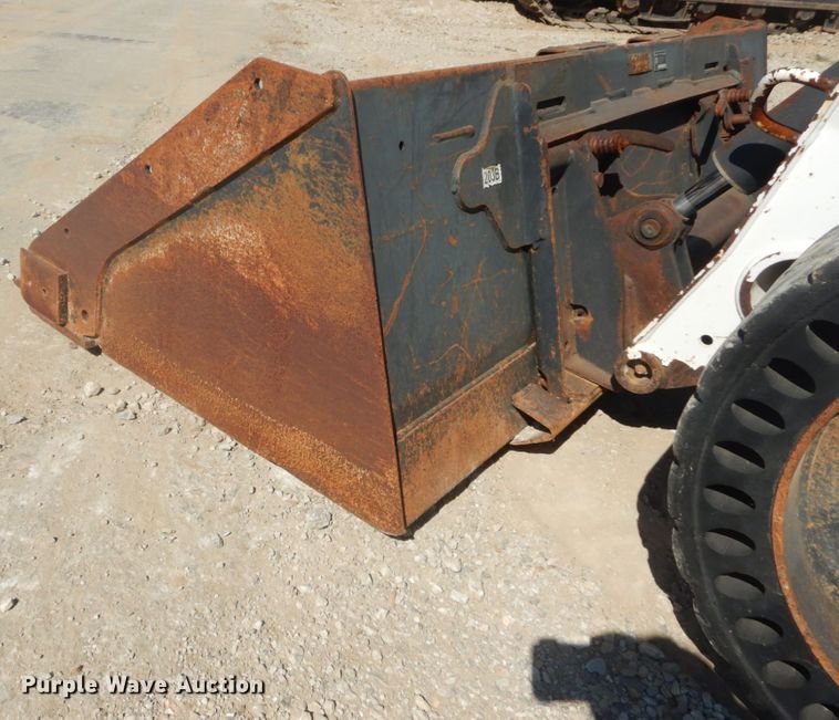 image for item GR9745 2004 Bobcat S250  skid steer loader