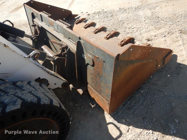 image for item GR9745 2004 Bobcat S250  skid steer loader