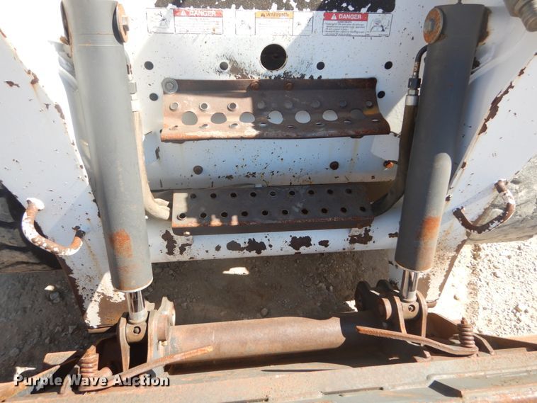 image for item GR9745 2004 Bobcat S250  skid steer loader