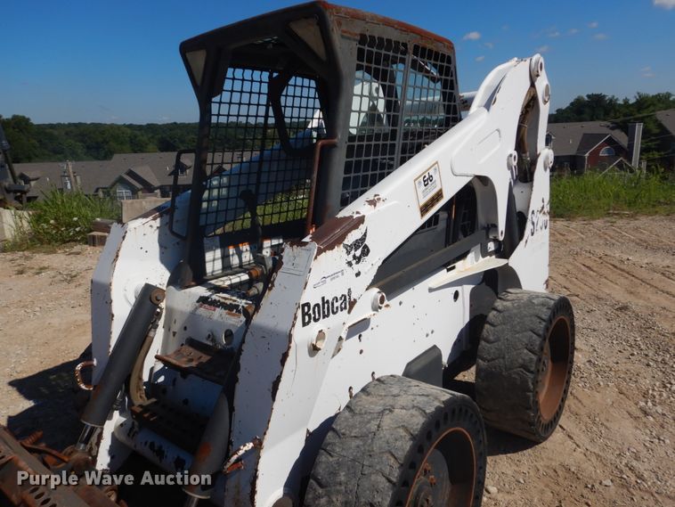 image for item GR9745 2004 Bobcat S250  skid steer loader