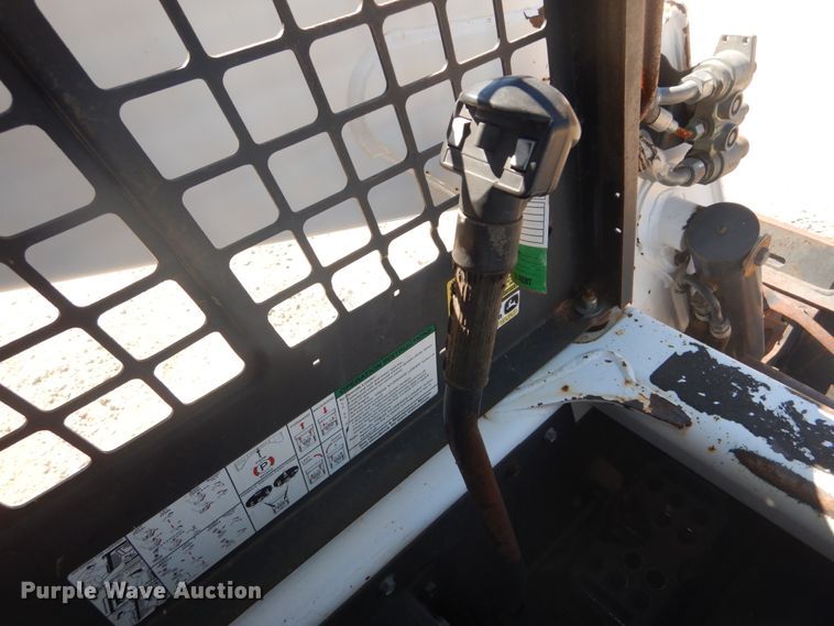 image for item GR9745 2004 Bobcat S250  skid steer loader