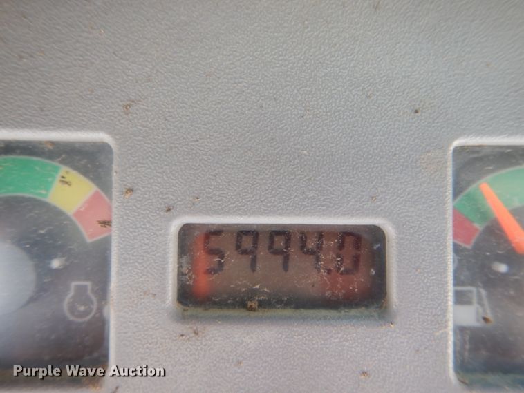 image for item GR9745 2004 Bobcat S250  skid steer loader