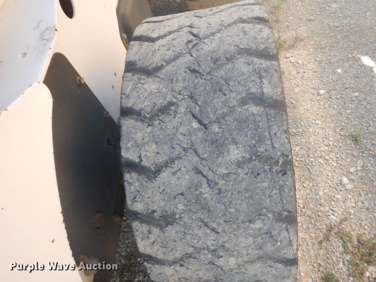 image for item GR9745 2004 Bobcat S250  skid steer loader