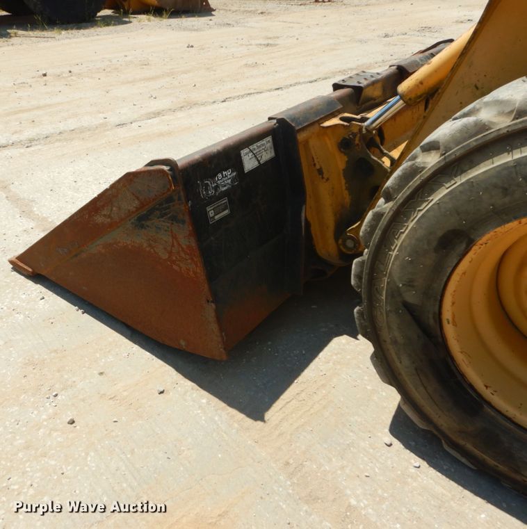 image for item GR9758 2005 John Deere 320  skid steer loader