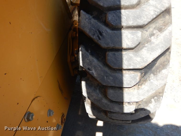 image for item GR9758 2005 John Deere 320  skid steer loader