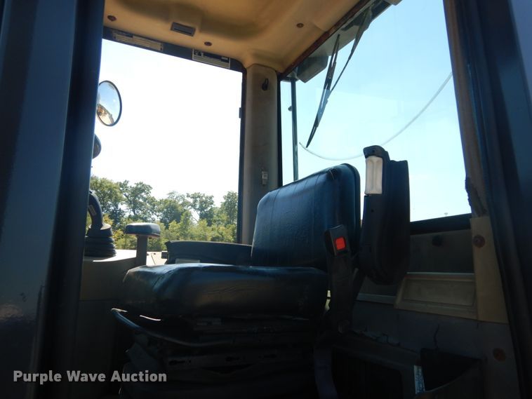 image for item GR9760 2006 Case 621D  wheel loader