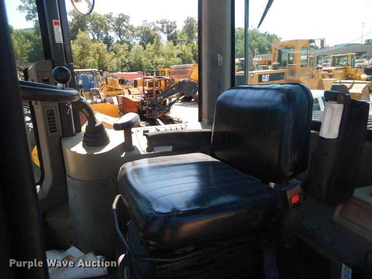 image for item GR9760 2006 Case 621D  wheel loader