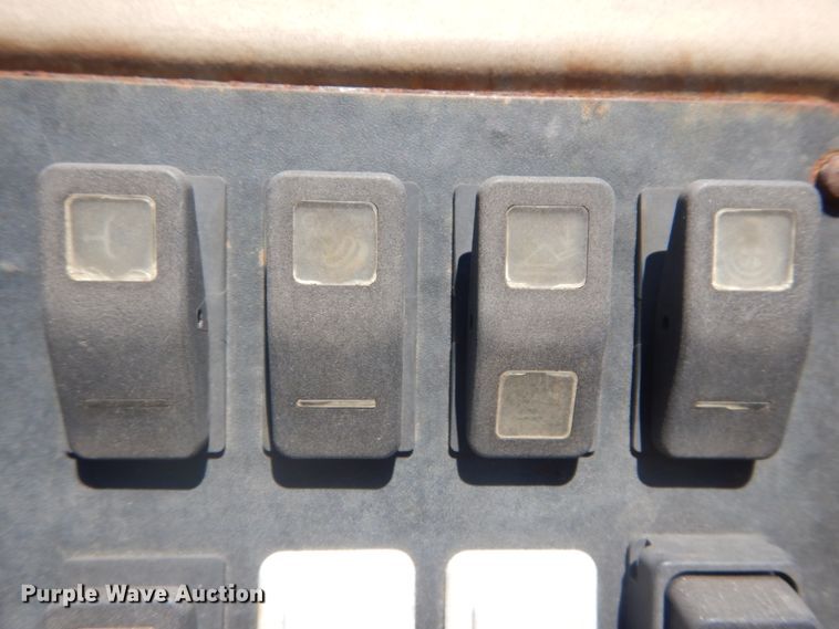 image for item GR9760 2006 Case 621D  wheel loader