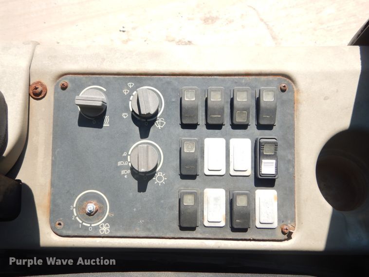 image for item GR9760 2006 Case 621D  wheel loader