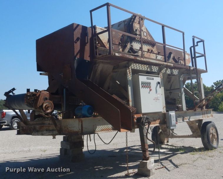 image for item GR9766 Cedarapids screen