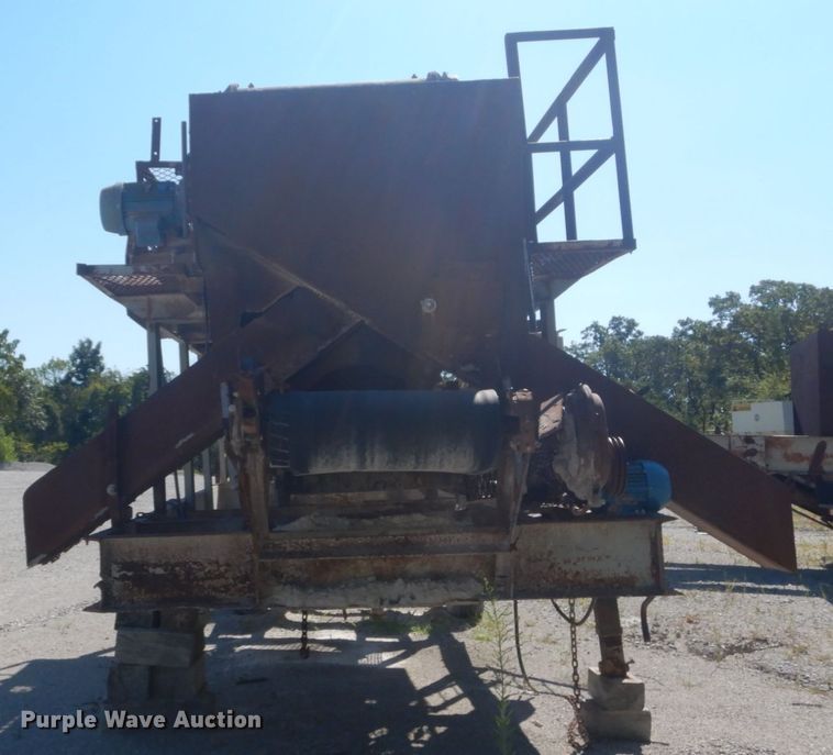 image for item GR9766 Cedarapids screen