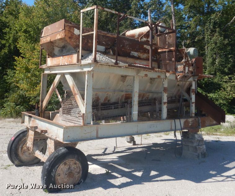 image for item GR9766 Cedarapids screen