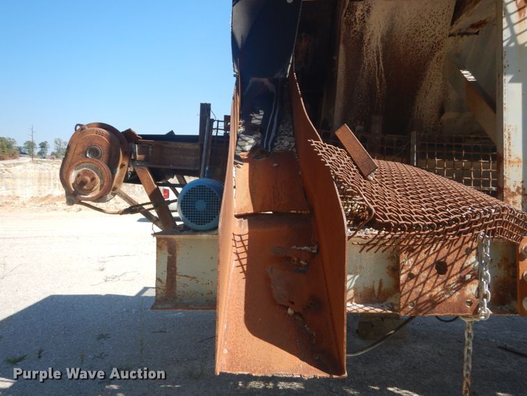 image for item GR9766 Cedarapids screen