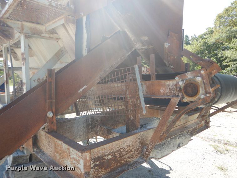 image for item GR9766 Cedarapids screen