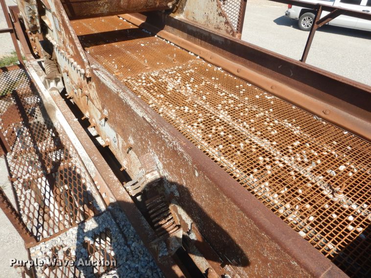 image for item GR9766 Cedarapids screen