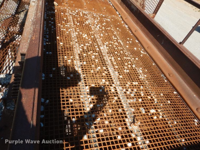 image for item GR9766 Cedarapids screen