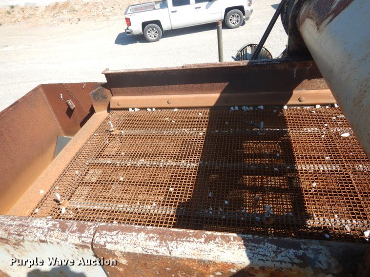 image for item GR9766 Cedarapids screen