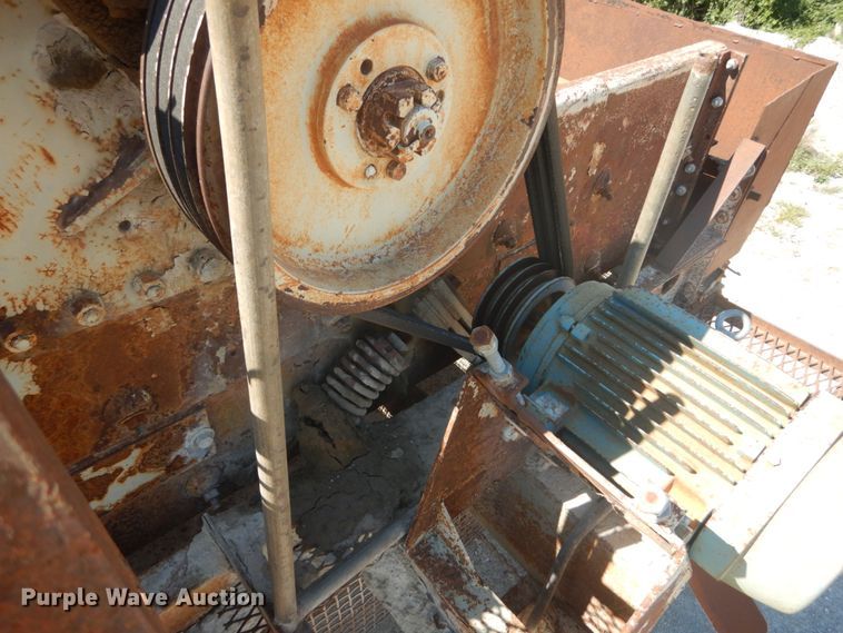 image for item GR9766 Cedarapids screen