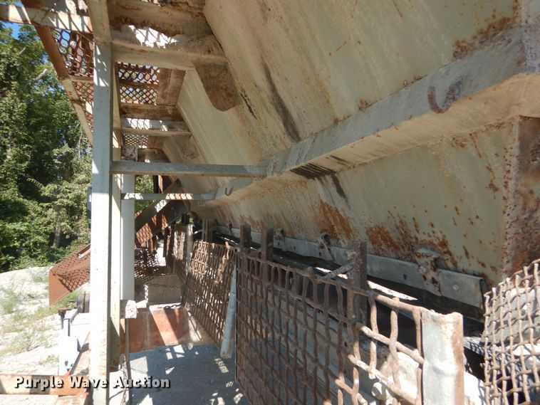 image for item GR9766 Cedarapids screen