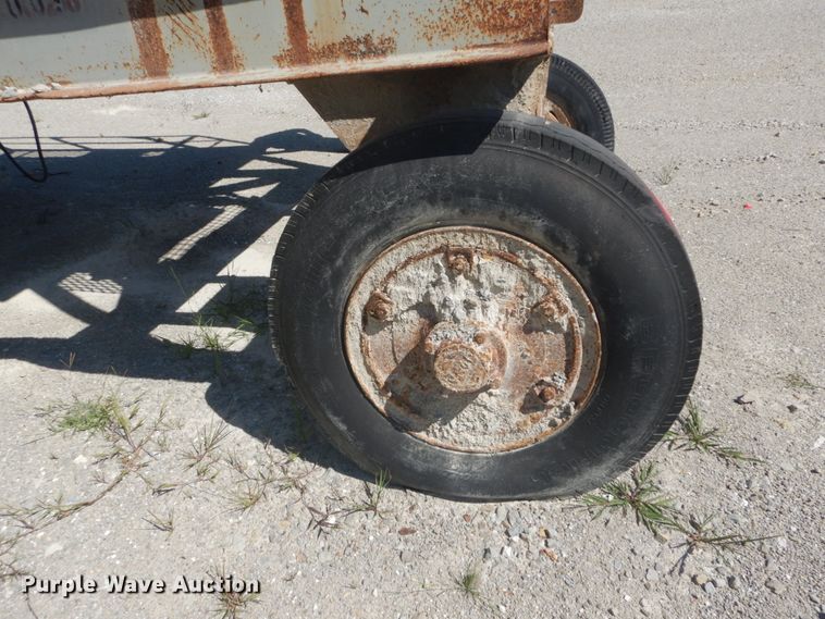 image for item GR9766 Cedarapids screen