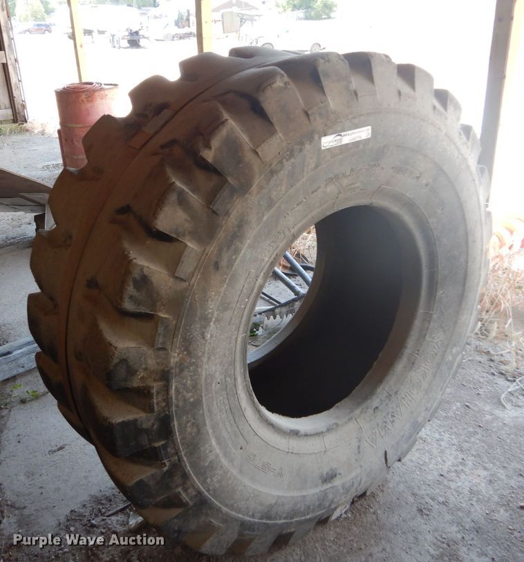 image for item GR9770 20.5-25 tire