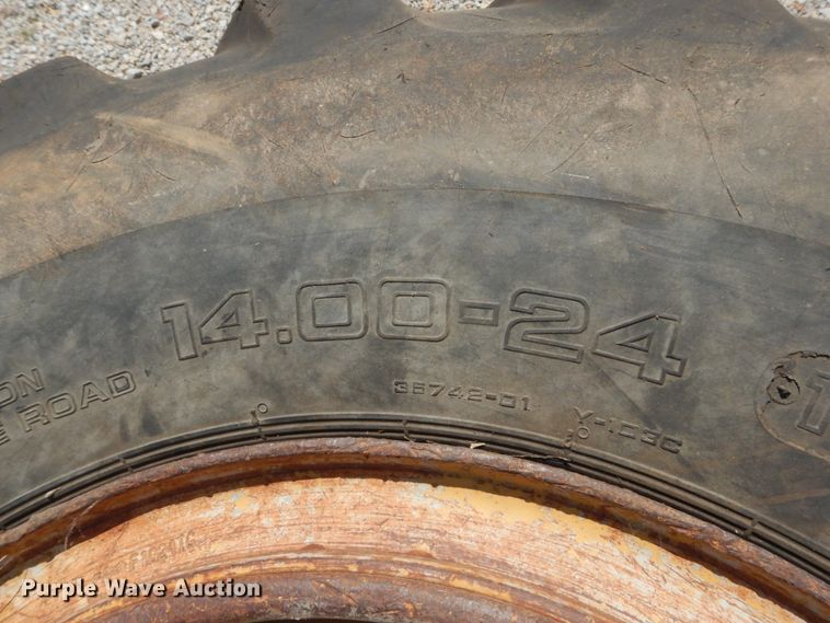 image for item GR9772 14.00-24 tire and wheel