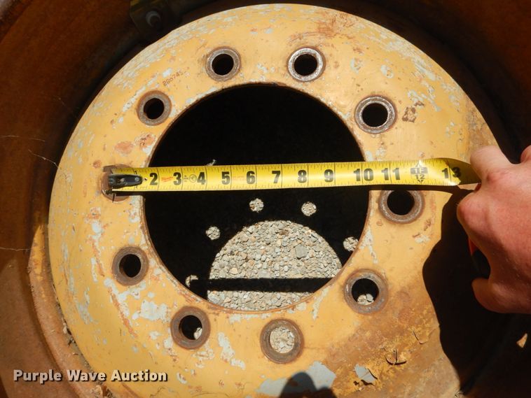 image for item GR9772 14.00-24 tire and wheel