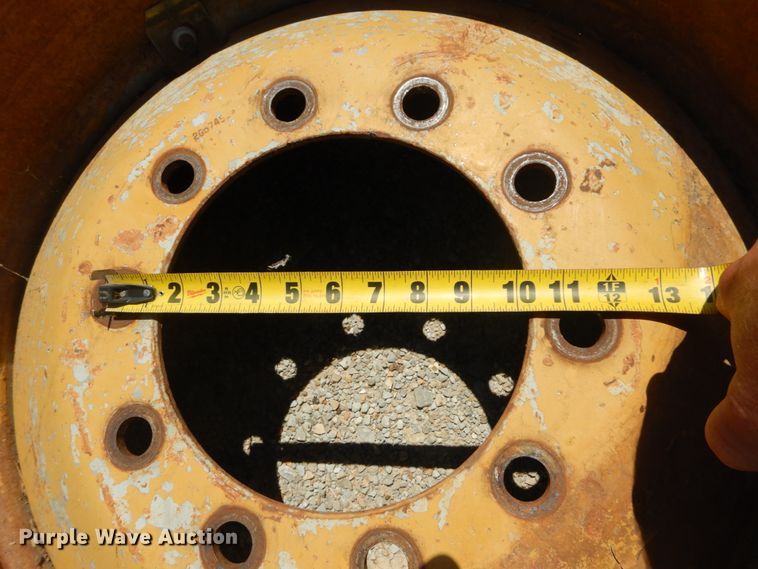 image for item GR9772 14.00-24 tire and wheel