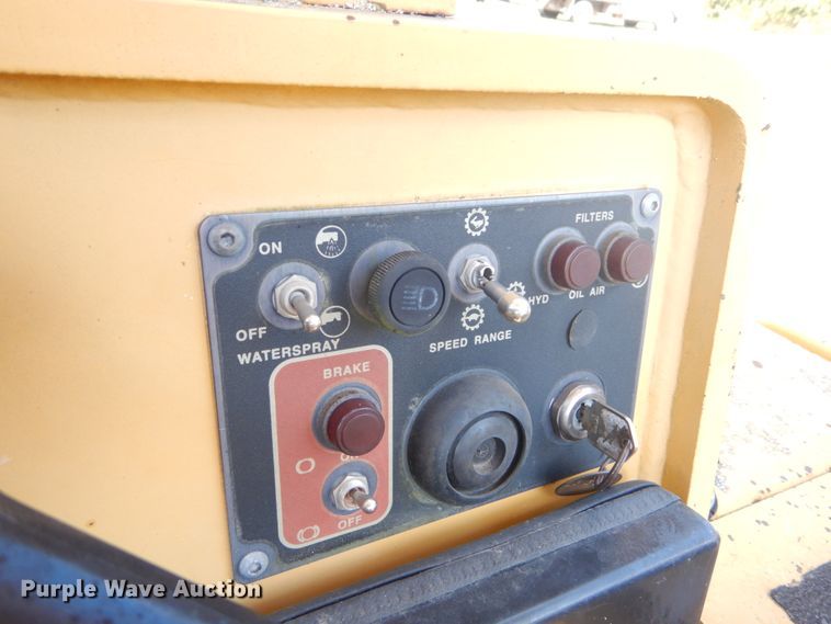 image for item GR9773 2000 Hypac C530AH  pneumatic roller