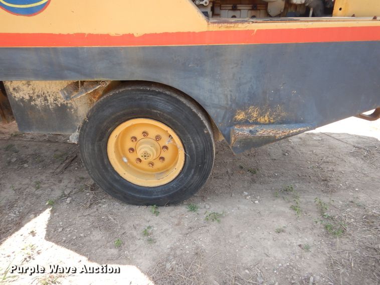 image for item GR9773 2000 Hypac C530AH  pneumatic roller