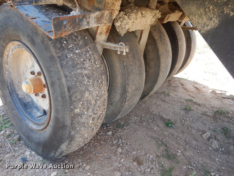 image for item GR9773 2000 Hypac C530AH  pneumatic roller