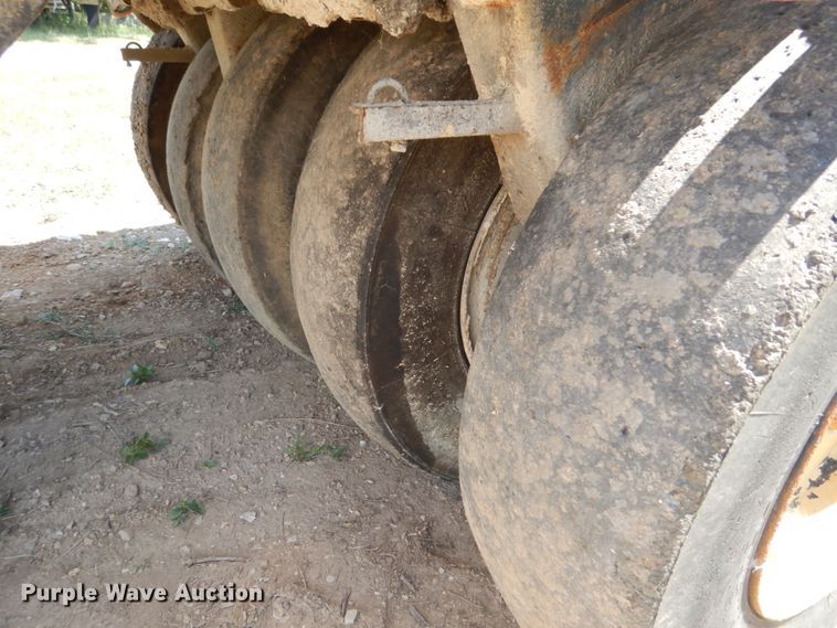 image for item GR9773 2000 Hypac C530AH  pneumatic roller