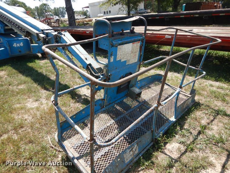 image for item GR9774 2008 Genie S65  boom lift