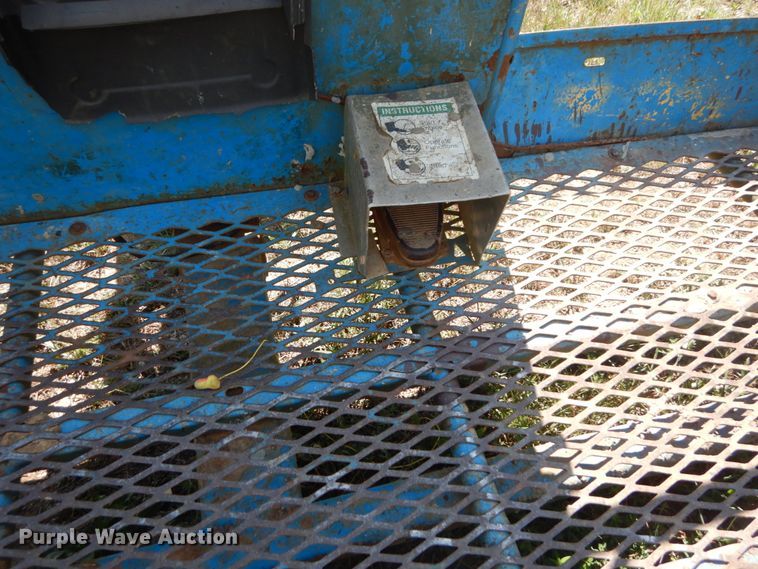 image for item GR9774 2008 Genie S65  boom lift