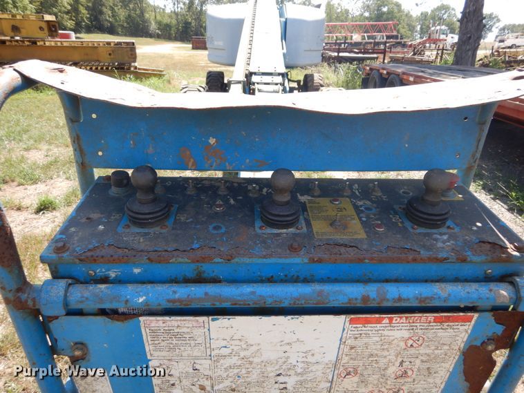 image for item GR9774 2008 Genie S65  boom lift