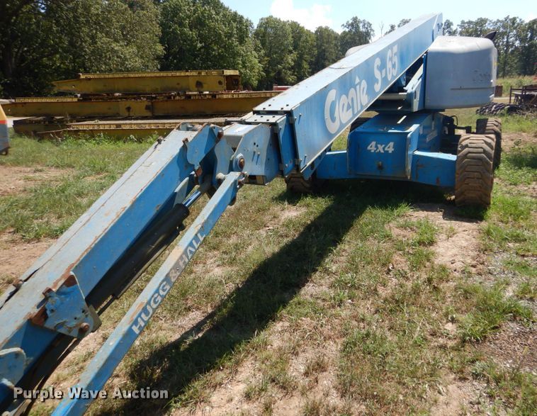 image for item GR9774 2008 Genie S65  boom lift