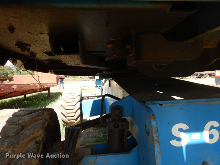 image for item GR9774 2008 Genie S65  boom lift